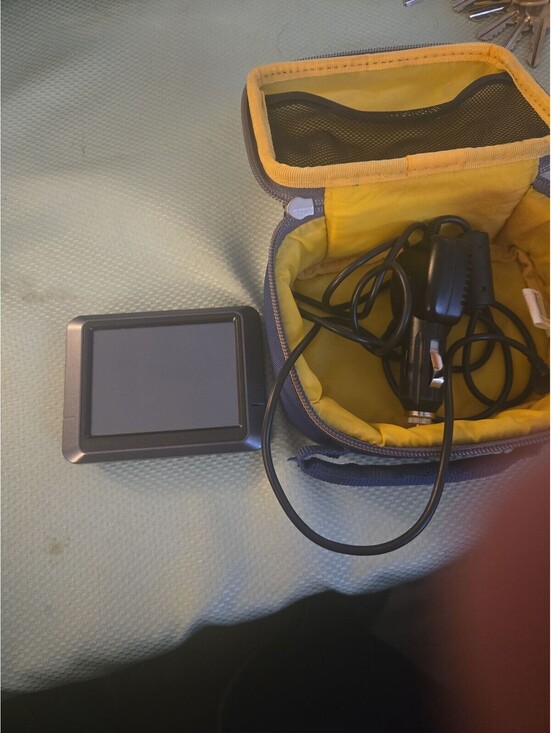 Garmin Other - Garmin Nüvi GPS System Bundle with Car Charger and Travel Case
